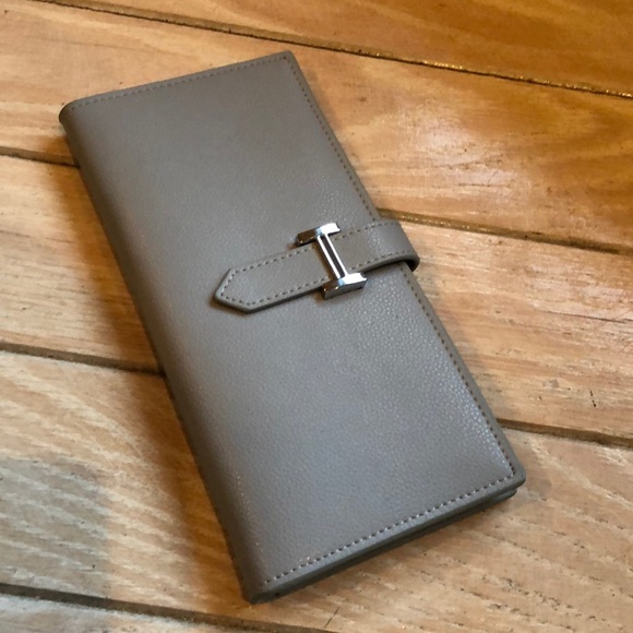 NWT grey leather wallet - Picture 1 of 11